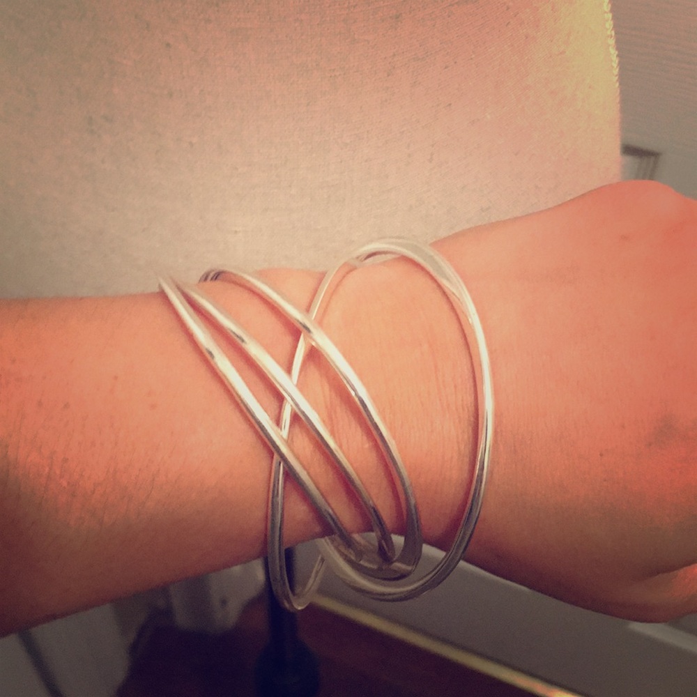 Silver interlocked bangles